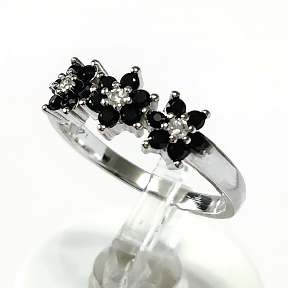 Silver black onyx flower Ring - Picture 12 of 12